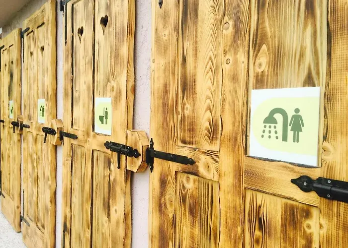 Kamp alanı Glamping Alp Hut In Garden Park