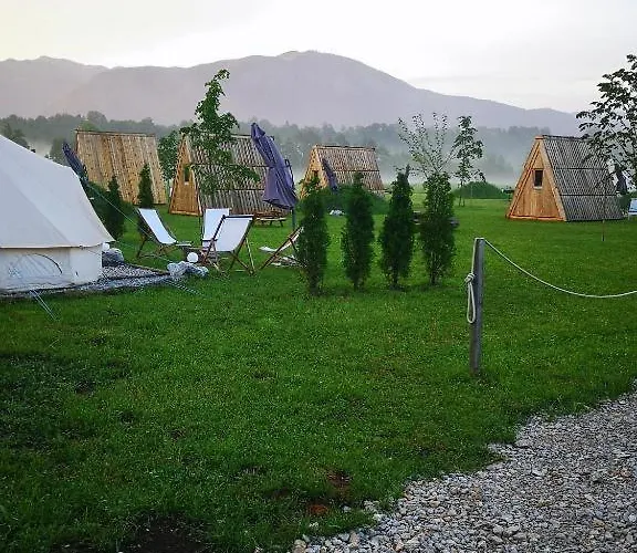 Kamp alanı Glamping Alp Hut In Garden Park
